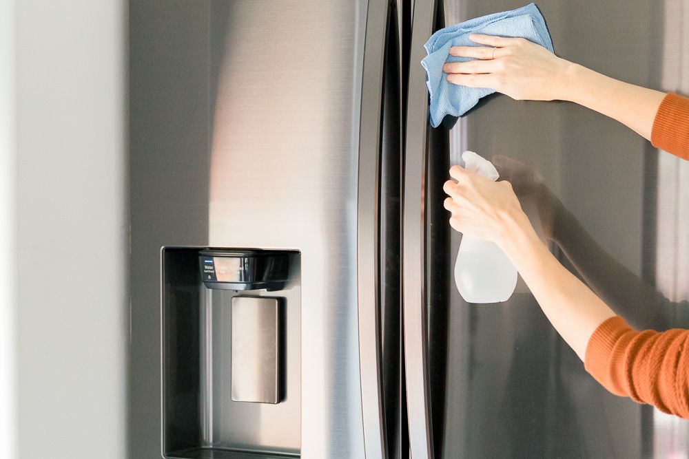 How To: Fridge Cleaning 